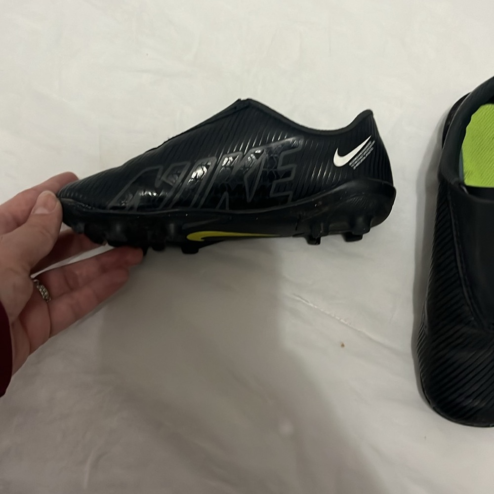 cleats - Picture 2 of 4